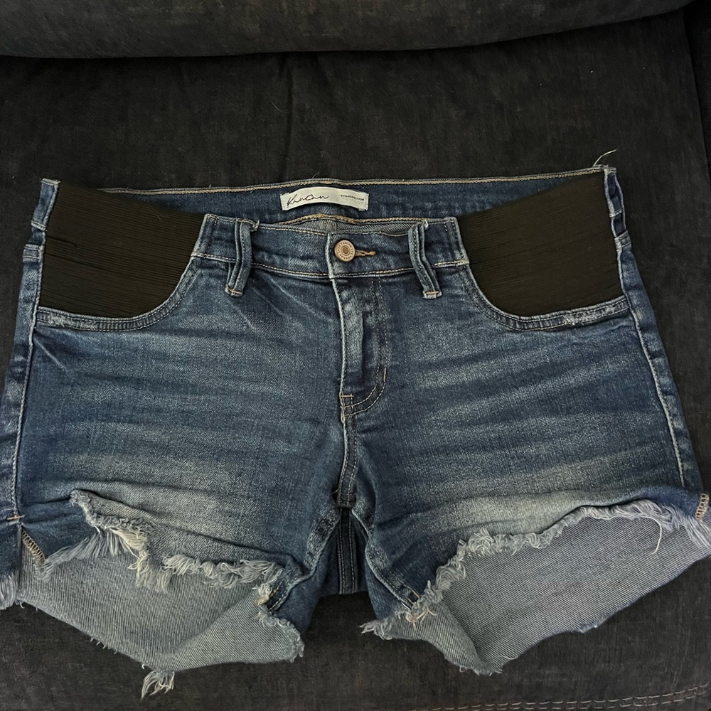 Kancan maternity Jean shorts 29